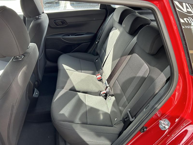 Hyundai i20 26 1,0 T-GDI DCT GO PLUS! - fotka 8 z 29
