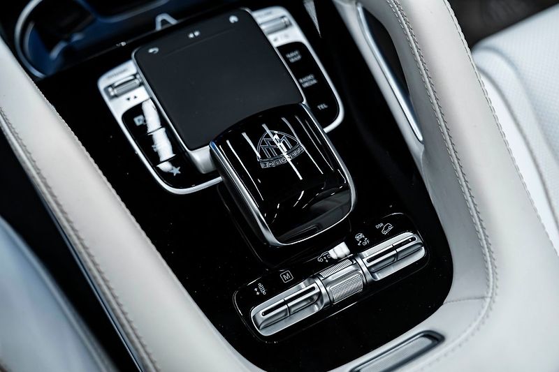 Mercedes-Benz GLS 4MATIC Maybach - fotka 15 z 32