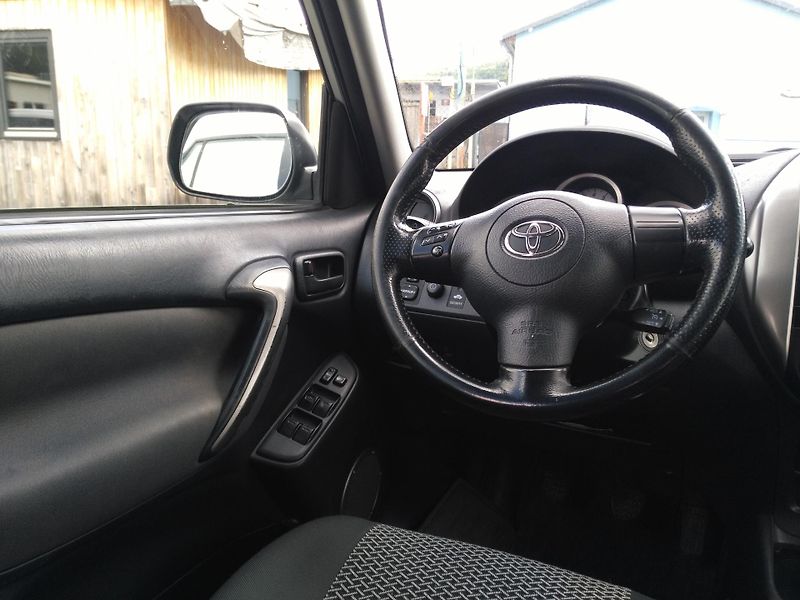 Toyota RAV4 2,0i /110 kW/ 4x4 - fotka 8 z 23