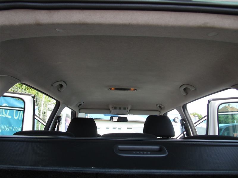 Škoda Fabia Combi 1.2i 12V Ambiente, Klima - fotka 35 z 41