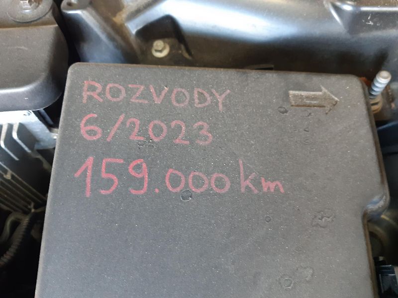 Volvo V90 2,0 d CROSSCOUNTRY 4x4 - fotka 22 z 22