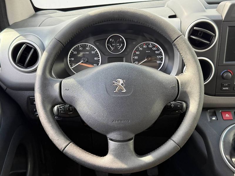 Peugeot Partner (2017) 1.6 HDI 88 kW Allure - fotka 10 z 22