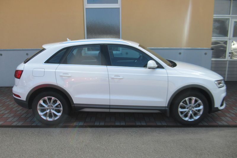 Audi Q3 2.0 TDI QUATTRO NAVI TAŽNÉ - fotka 3 z 33
