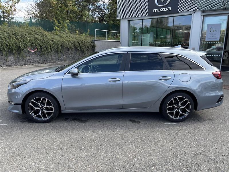 Kia Ceed 1,5 TGDi 118kW TOP ZÁRUKA - fotka 2 z 39
