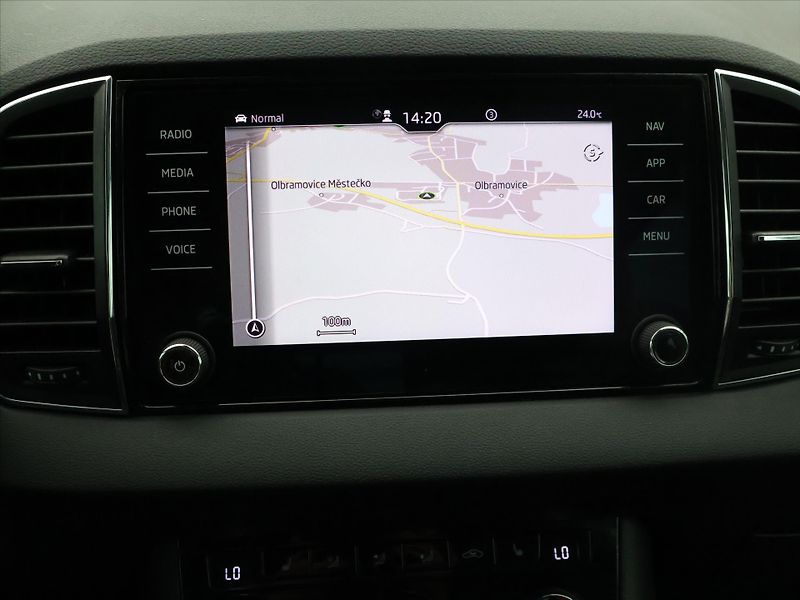 Škoda Karoq 1,5 TSI 110kW DSG Matrix DPH - fotka 23 z 34