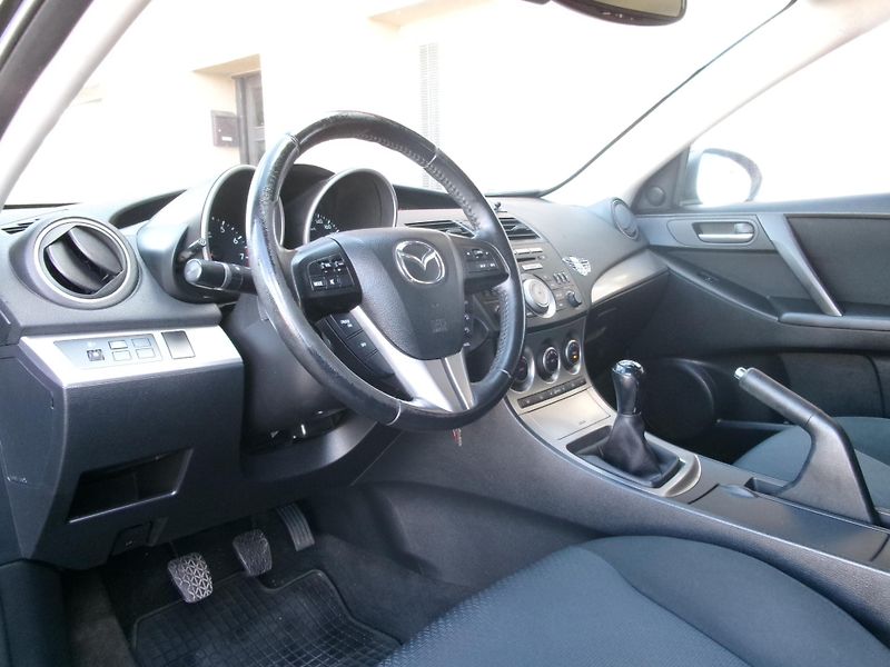 Mazda 3 (2010) 1,6 16V AUTOKLIMA 90th EDITION - fotka 25 z 28