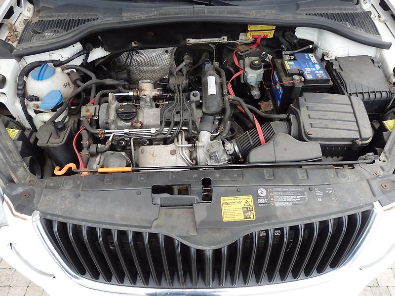 Škoda Yeti 1.2 TSI KLIMA, 8x AIRBAG - fotka 13 z 14