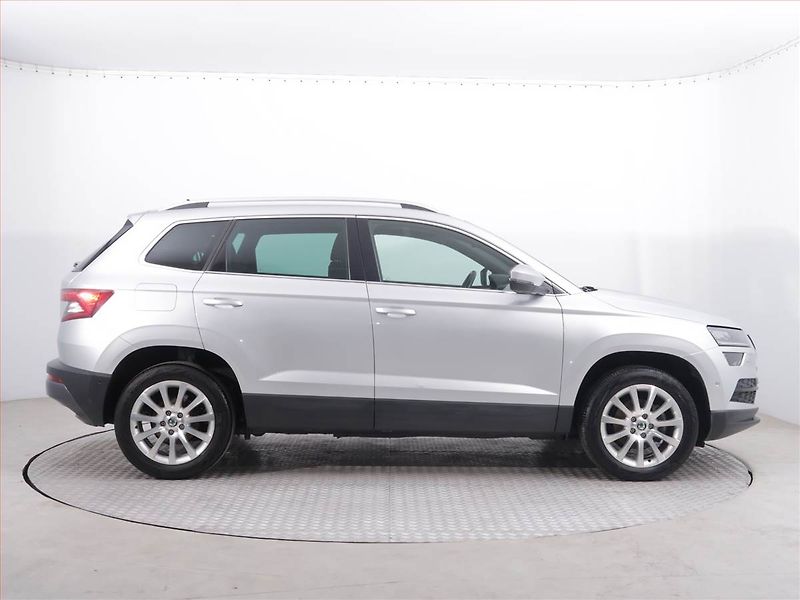 Škoda Karoq (2020) Style 1.5 TSI - fotka 6 z 22