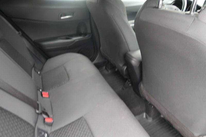 Toyota C-HR (2023) Comfort Business 1,8  Hybrid e - fotka 15 z 31