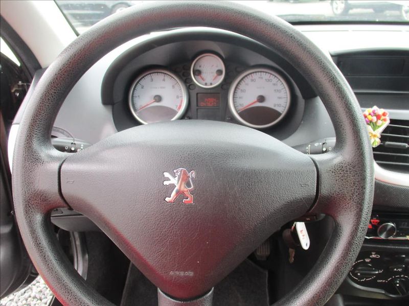 Peugeot 206 1,4 i+, klima, serv. kniha, - fotka 17 z 24