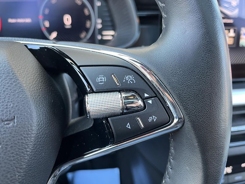Škoda Kamiq (2022) 1.5TSI 110KW ACTIVE LED TAŽNÉ - fotka 42 z 47