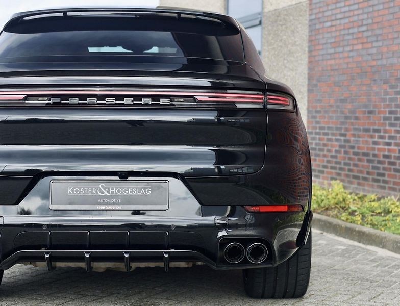 Porsche Cayenne (2025) Coupe E-Hybrid 360KW Techart - fotka 10 z 46