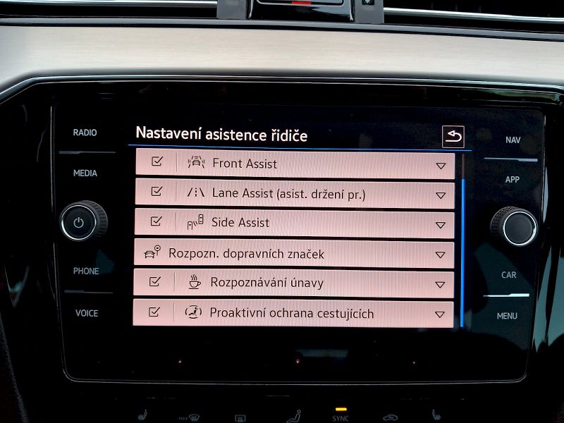 Volkswagen Passat (2023) Variant Elegance DSG 2,0TDi 11 - fotka 21 z 35