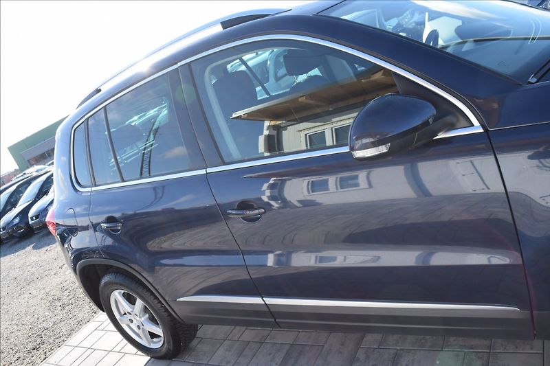 Volkswagen Tiguan 2,0 TDI 103KW NAVI TAŽNÉ ALU - fotka 10 z 47