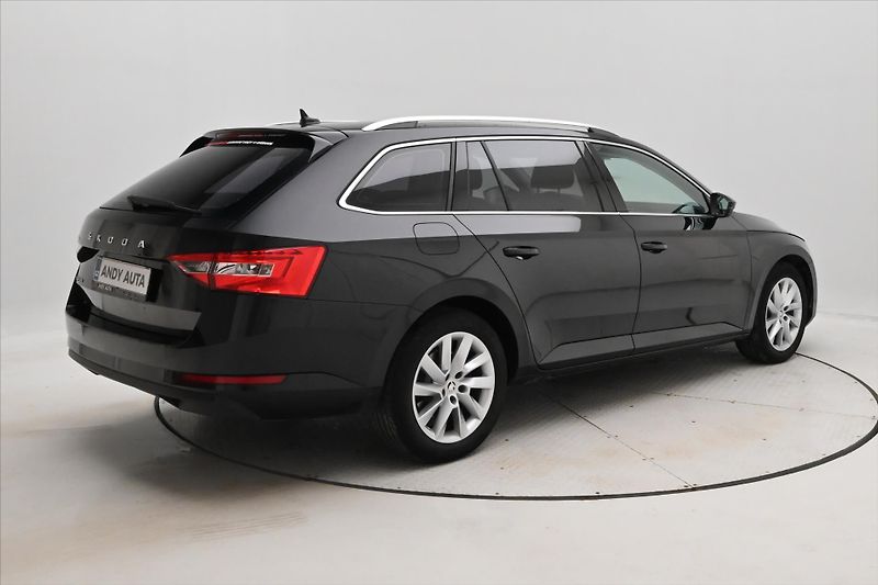 Škoda Superb 2,0 TDI 147 kW DSG STYLE Záruk - fotka 5 z 33