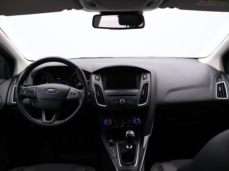 Ford Focus 1.5 TDCI 88kW Aut. Klima Navi - fotka 23 z 31