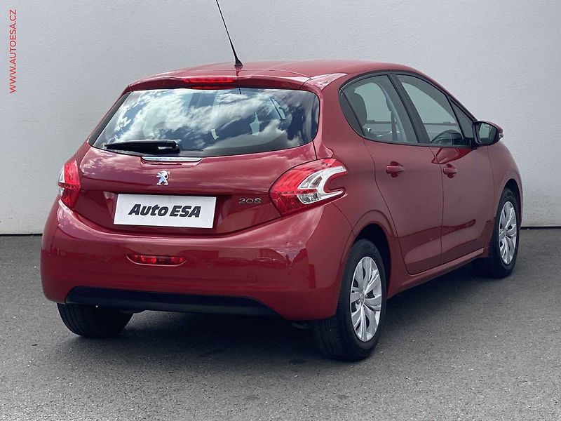 Peugeot 208 (2014) 1.2i, 1.maj,ČR, servis.kniha - fotka 4 z 17