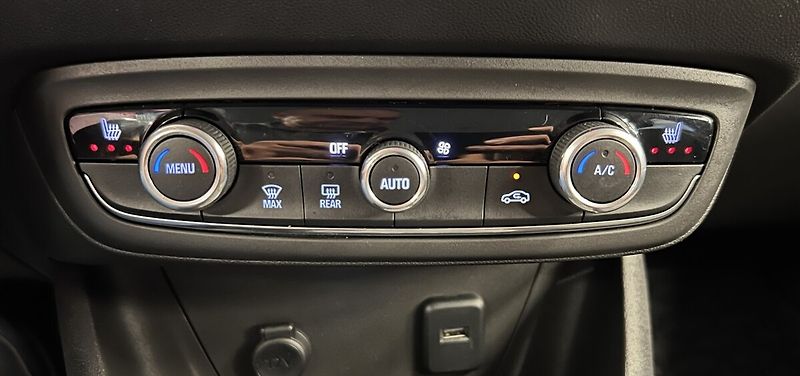 Opel Crossland X 1,2 Turbo Smile - fotka 7 z 16