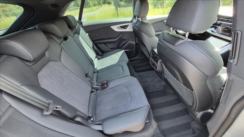 Audi Q8 50 TDI S-LINE 1 MAJ ČR DPH - fotka 11 z 27