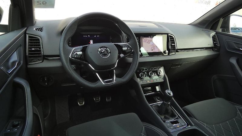 Škoda Karoq 1,5 TSI Sportline - fotka 5 z 23