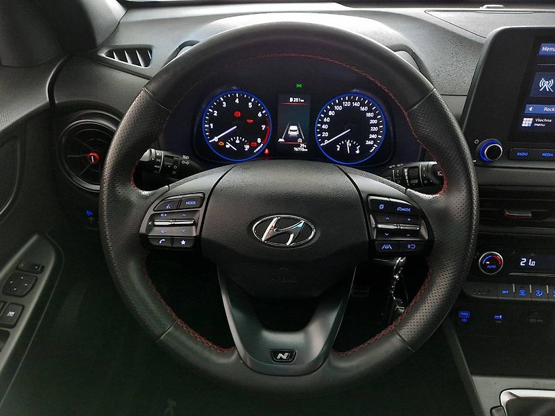 Hyundai Kona (2022) 1.0 T-GDI (88kW/120k) N-Line - fotka 10 z 22