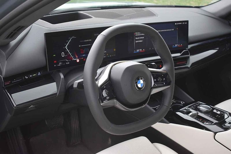 Nové BMW 5 je určeno ke klidnějšímu cestování