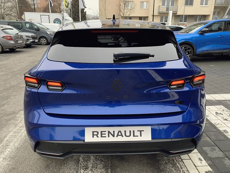 Renault Clio (2026) esprit Alpine full hybrid E-Te - fotka 5 z 21