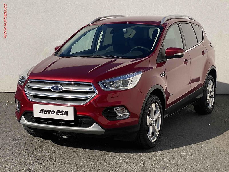 Ford Kuga (2018) 2.0 TDCi 4x4, Titanium, navi - fotka 3 z 18