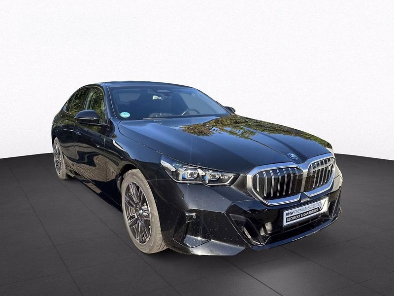 BMW i5 xDrive40 M-Sport B&W Pano HuD - fotka 2 z 14