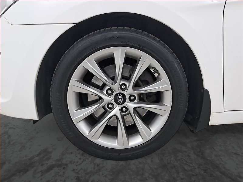 Hyundai i40 (2014) 1.7 CRDi, Serv.kniha, Navi - fotka 15 z 23