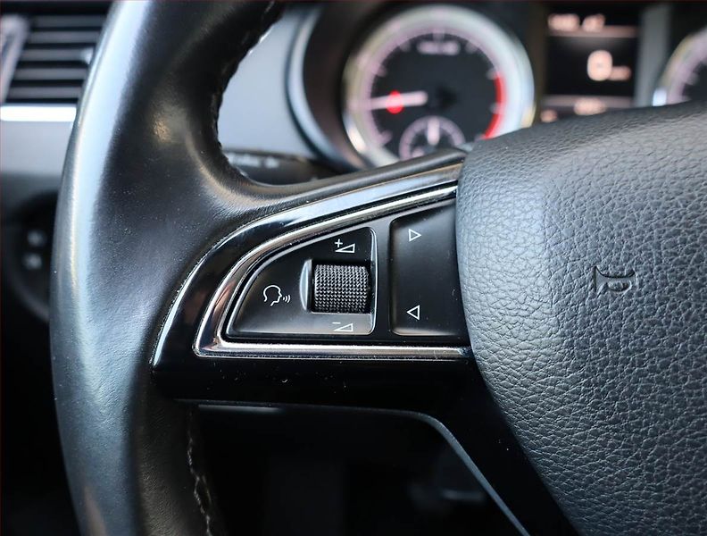 Škoda Octavia (2018) 1.0 TSI, Navi, Tempomat - fotka 19 z 23