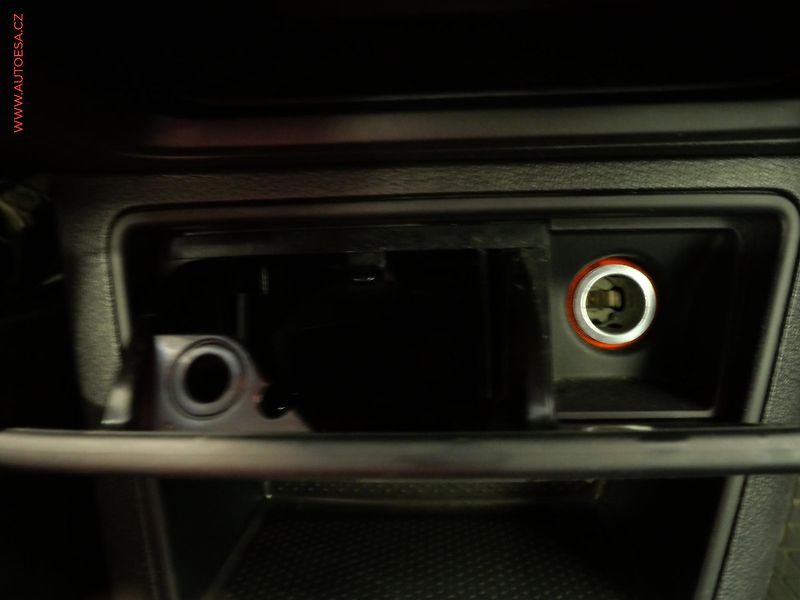 Volkswagen Golf Plus (2011) 1.6 TDI, Klima - fotka 19 z 23