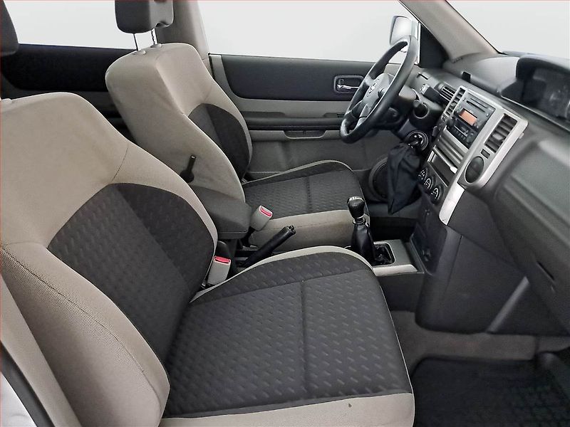 Nissan X-Trail (2007) 2.2 dCi, 4X4, Tempomat - fotka 9 z 15