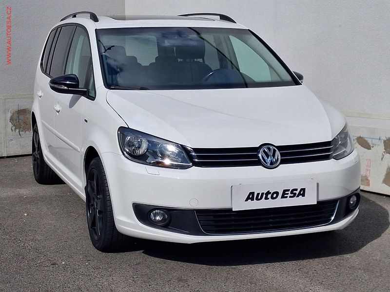 Volkswagen Touran (2012) 1.4 TSi, Match, navi, panor - fotografie inzerátu
