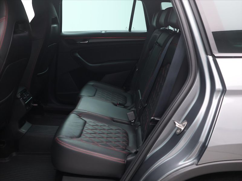 Škoda Kodiaq 2,0 TSI RS 180kW DSG 4x4 DPH - fotka 14 z 32
