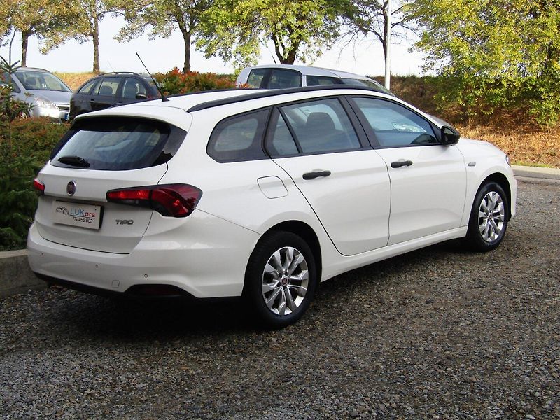 Fiat Tipo (2018) 1.4 16V 70kW - fotka 11 z 39