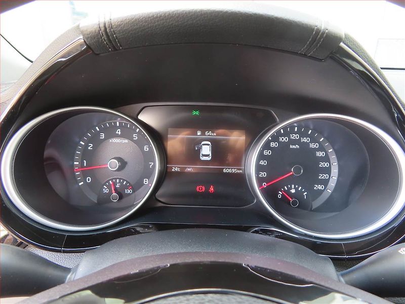 Kia Ceed (2021) Gold 1.5 T-GDI, Serv.kniha - fotka 11 z 19