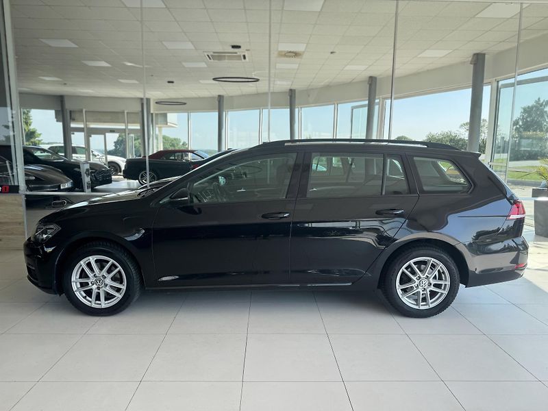 Volkswagen Golf 1,0TSI DSG*81kW*LED*Masáž - fotka 8 z 32