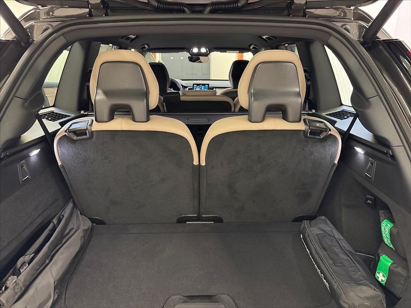 Volvo XC90 (2025) 2,0 B5 AWD Dark Plus 2132 - fotka 12 z 15