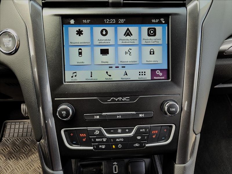 Ford Mondeo 2,0 DA,Limited,xenon,navi,výhř - fotka 31 z 50