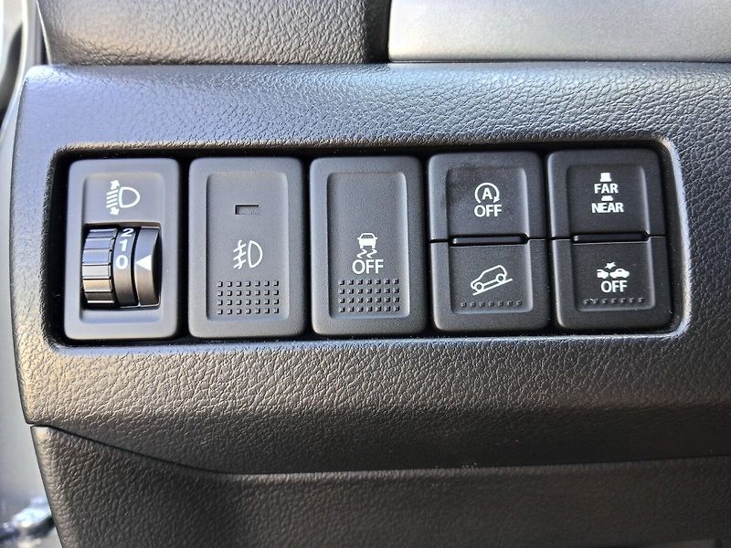 Suzuki Vitara (2015) 1.6 VVT 4x4! Kamera! 2sady kol - fotka 24 z 33