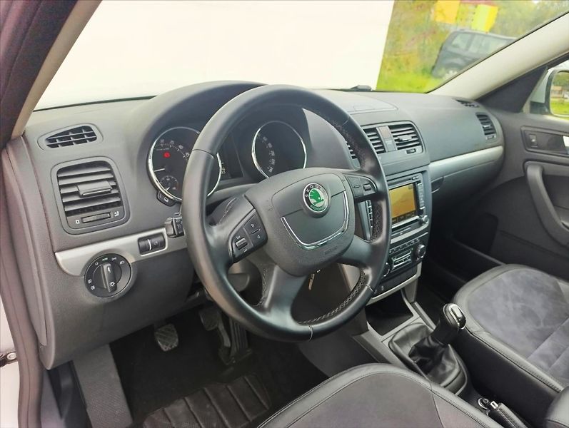 Škoda Yeti 1,6 TDi Aut.klima,Navi.Kůže - fotka 13 z 35