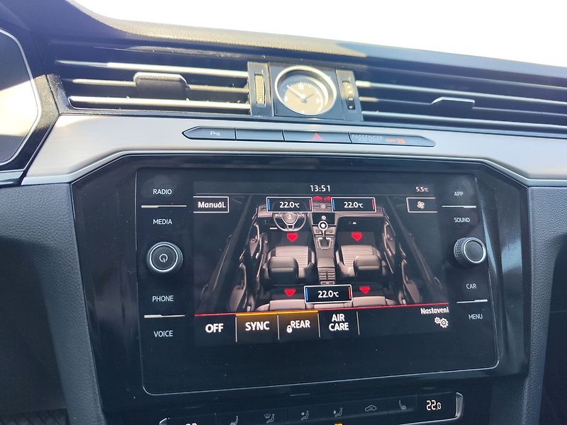 Volkswagen Passat 2.0 TDi/110kW Highline DSG ČR - fotka 22 z 37