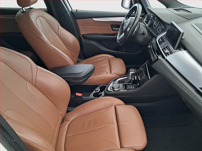 BMW Řada 2 (2017) M Sport 220i Gran Tourer - fotka 9 z 27