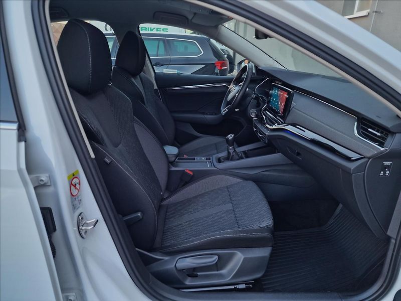 Škoda Octavia 2.0TDI Style, původ ČR,1.Maj. - fotka 14 z 50