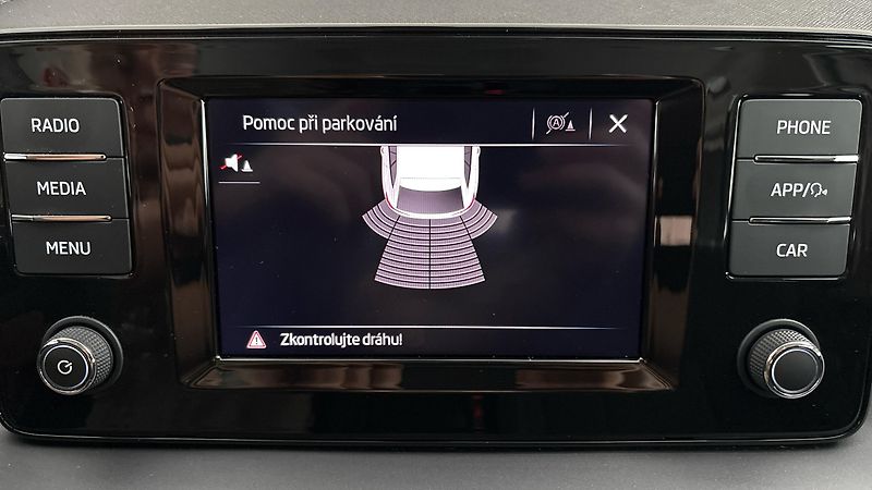 Škoda Scala 1.0 TSI Ambition - fotka 12 z 23