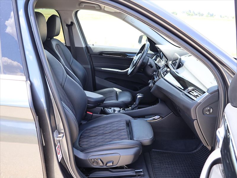 BMW X1 2,0 20d 140kW xDrive xLine CZ - fotka 11 z 27