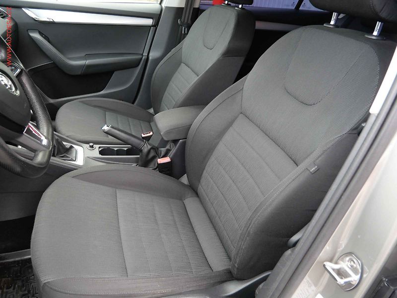 Škoda Octavia (2015) 2.0 TDi, ČR, Elegance - fotka 9 z 19