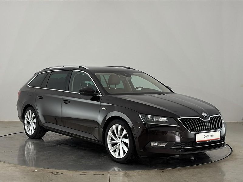 Škoda Superb Laurin & Klement 4x4 DSG - fotka 14 z 32
