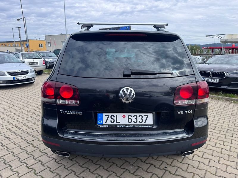 Volkswagen Touareg (2010) 4X4 3,0 TDI V6 176 KW - fotka 4 z 47